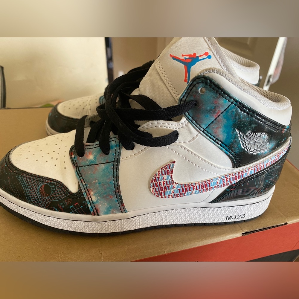 Air Jordan 1 Mid SE GS 'Take Flight’ 2021